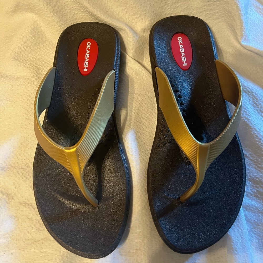 NWOT Okabashi Flip Flops